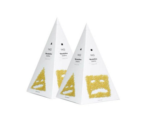 Customized White Pyramid Boxes